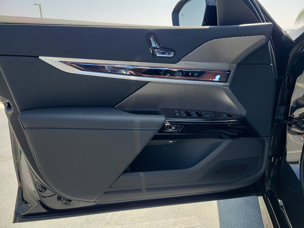New 2026 BMW i7 M70 w/ Executive Package AWD/4WD image 21