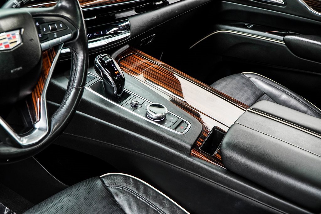 Used 2021 Cadillac Escalade Premium Luxury image 16