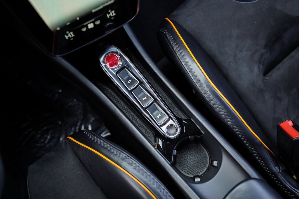 Used 2023 McLaren Artura image 31