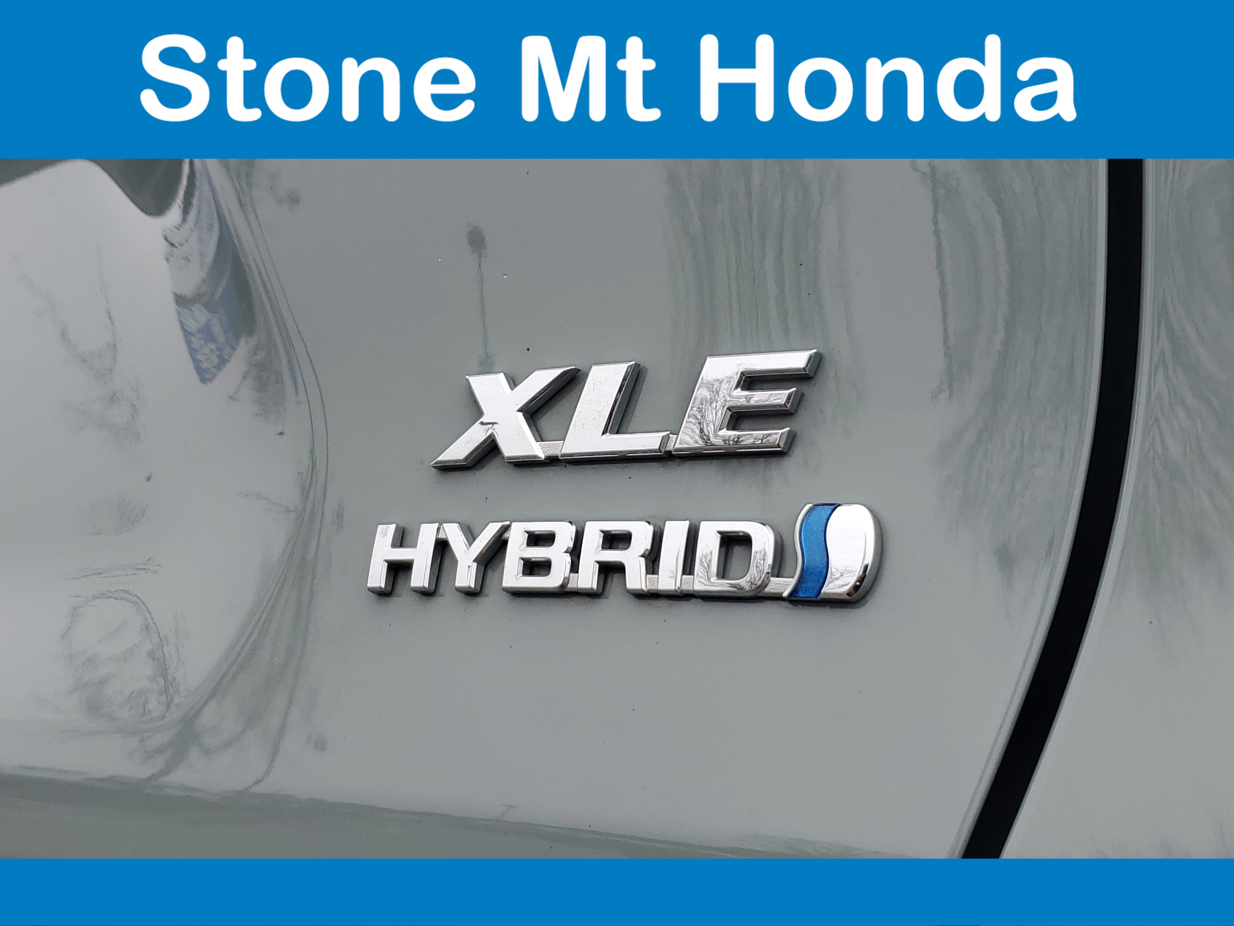 Used 2022 Toyota RAV4 XLE image 7