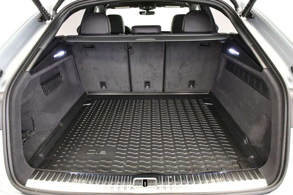 Used 2025 Audi Q8 Premium Plus image 55