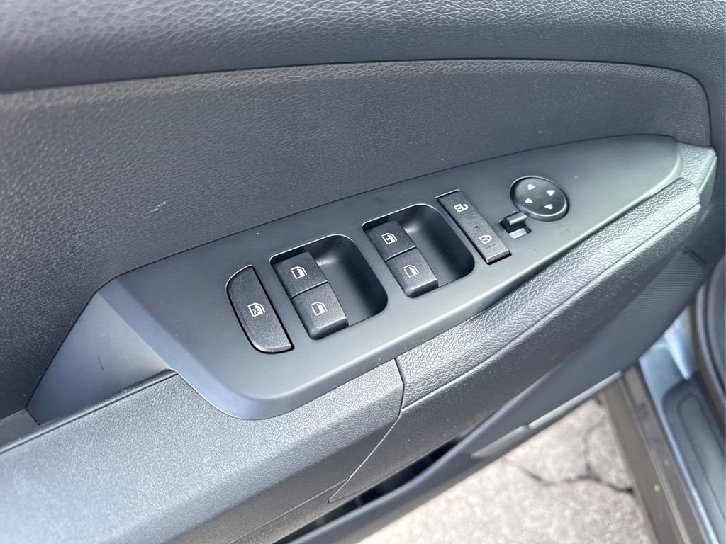 Certified 2025 Kia Sportage LX image 35