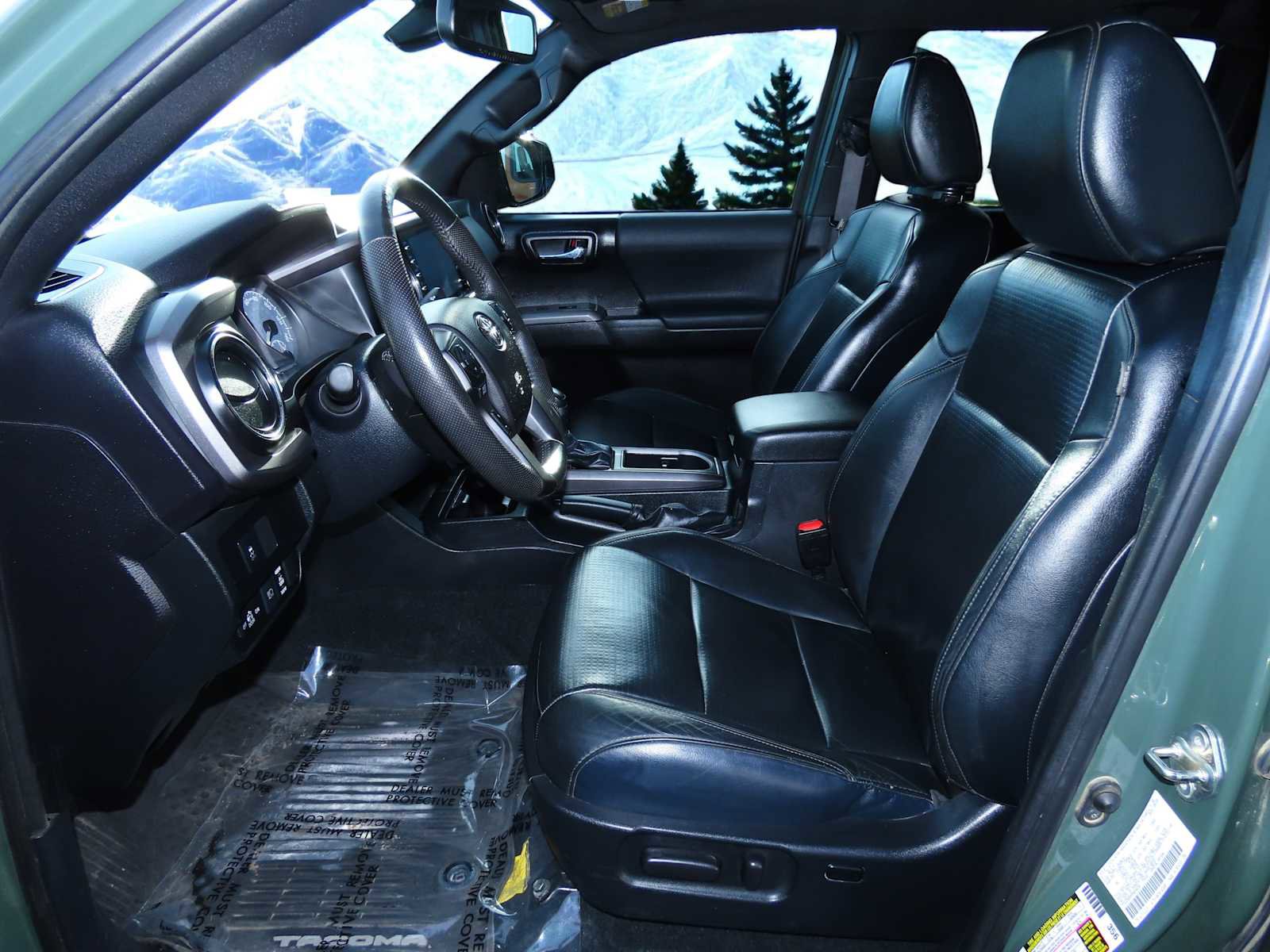 Used 2021 Toyota Tacoma TRD Off-Road image 17