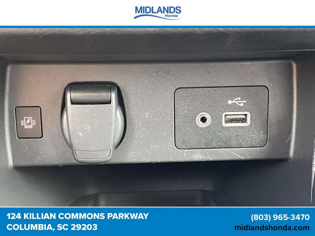 Used 2025 Nissan Versa SV FWD image 28
