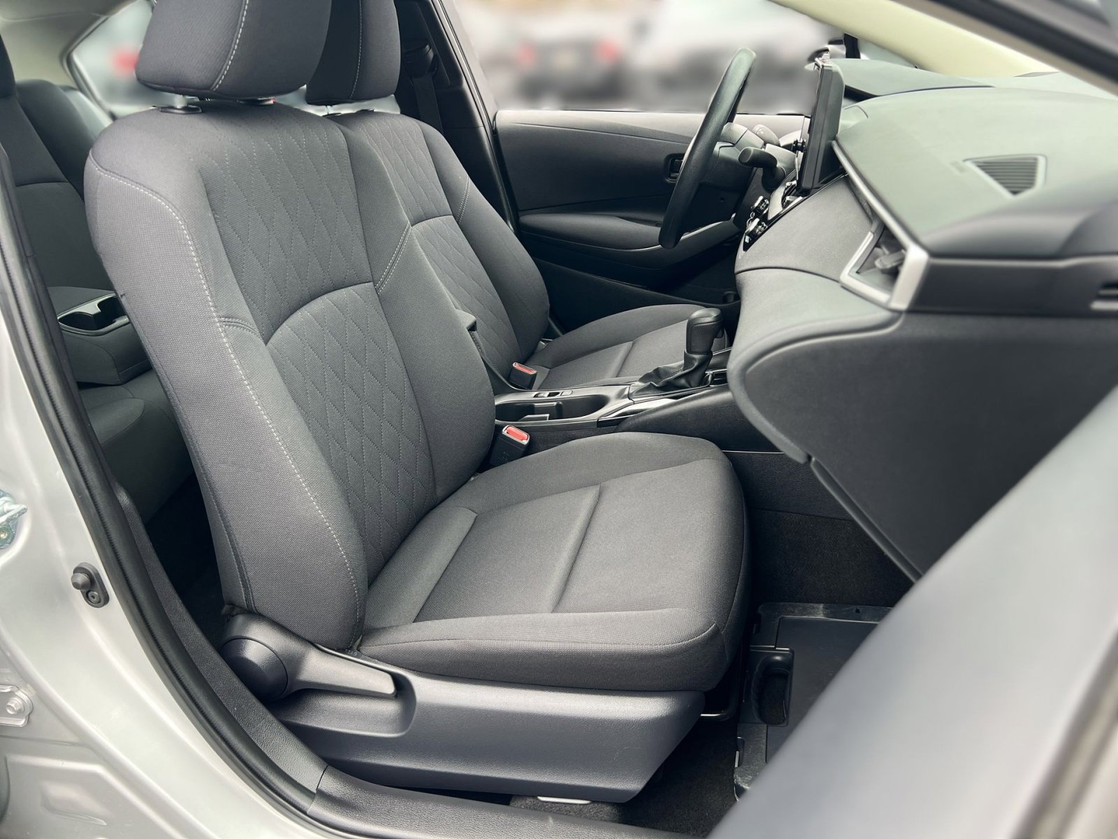 Used 2024 Toyota Corolla LE image 25