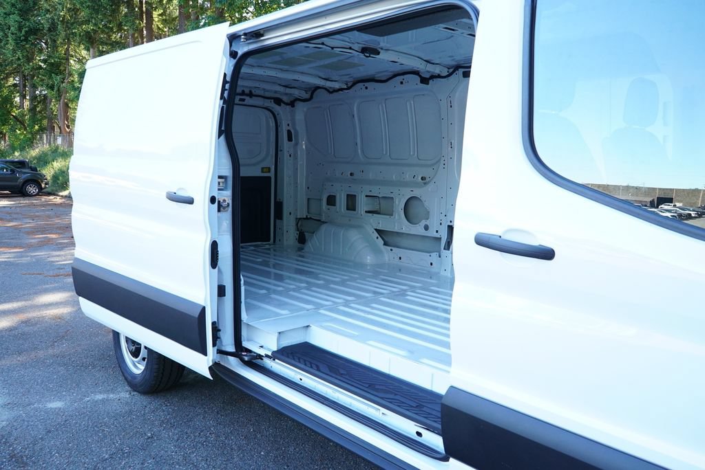 New 2026 Ford Transit 150 Low Roof RWD image 17