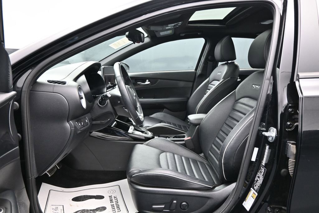 Used 2024 Kia Forte GT-Line w/ GT-Line Premium Package FWD image 9