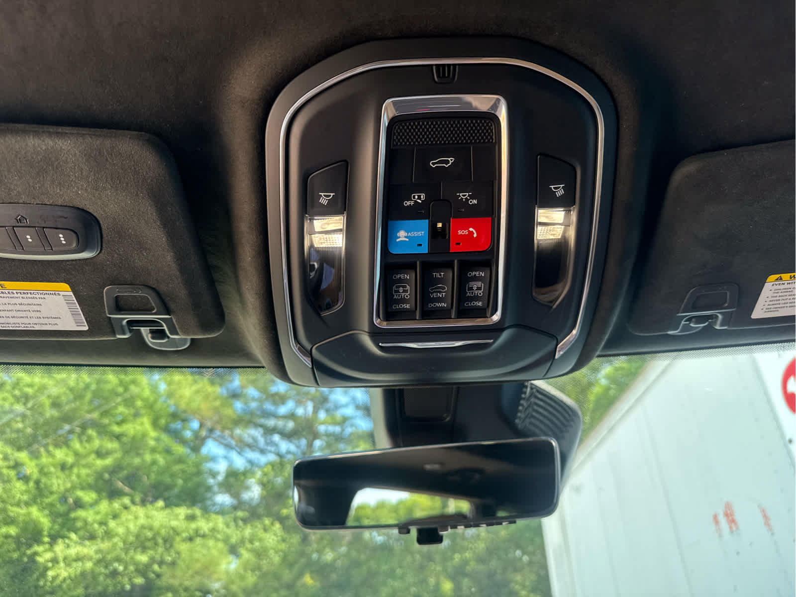 Used 2025 Jeep Grand Cherokee L Summit AWD/4WD image 33