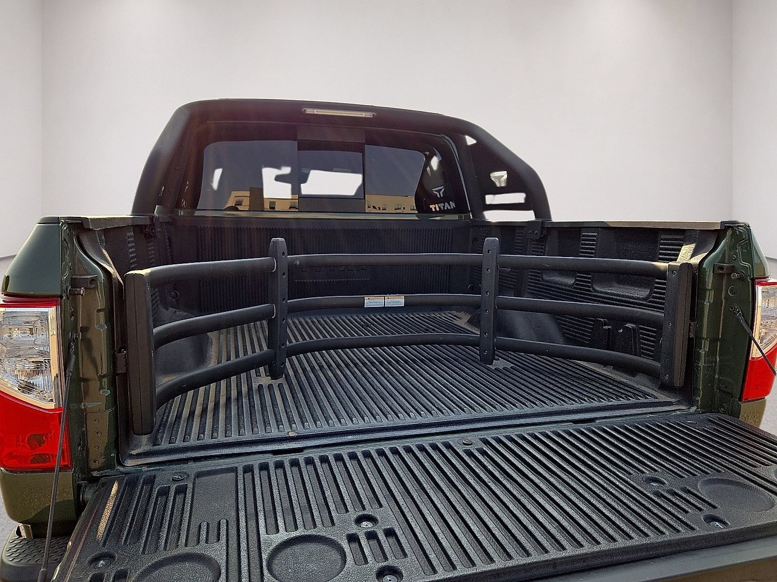 Used 2024 Nissan Titan SV w/ SV Bronze Edition Package RWD image 14