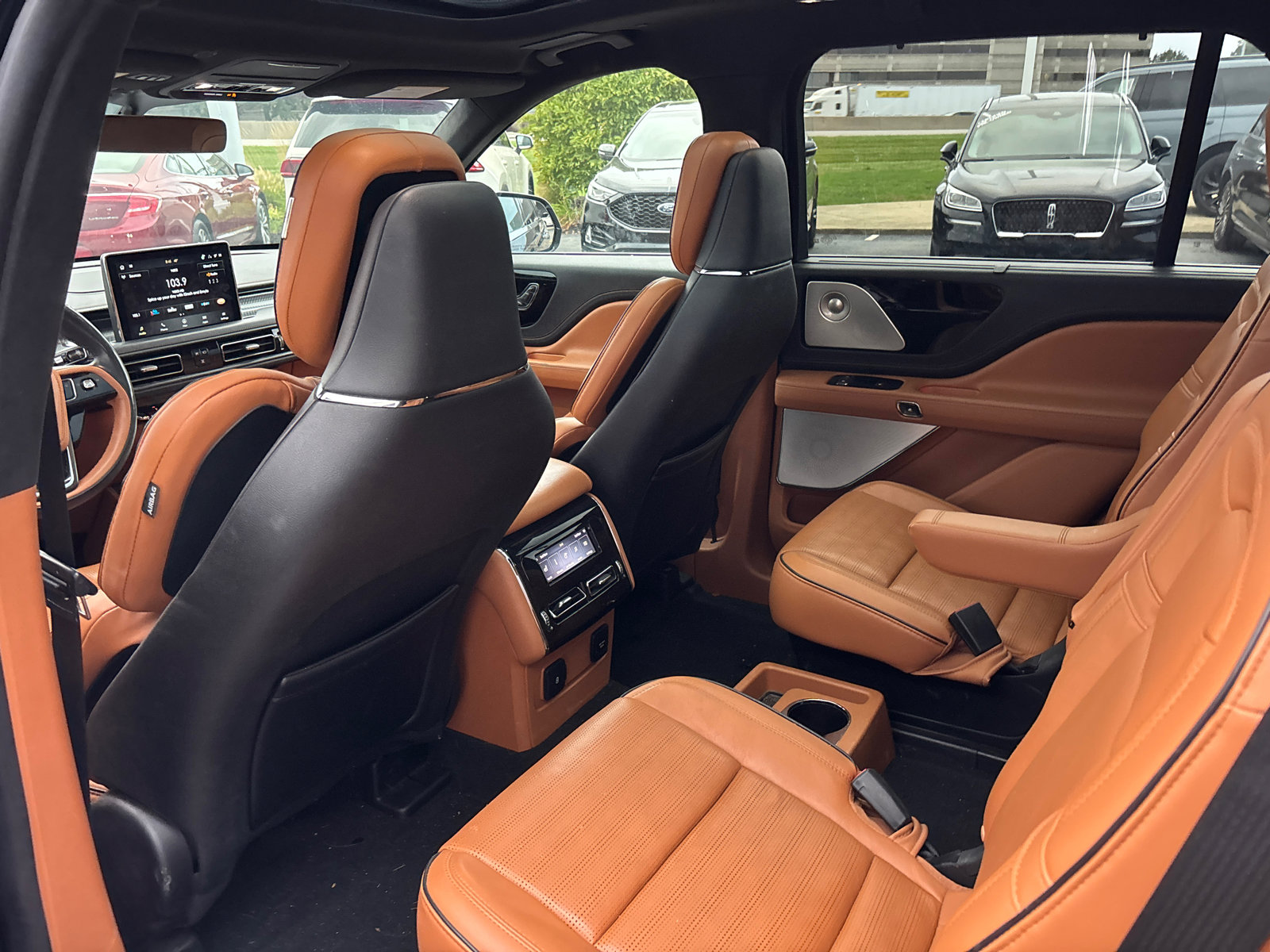 Used 2023 Lincoln Aviator Black Label w/ Class IV Trailer Tow Package image 29