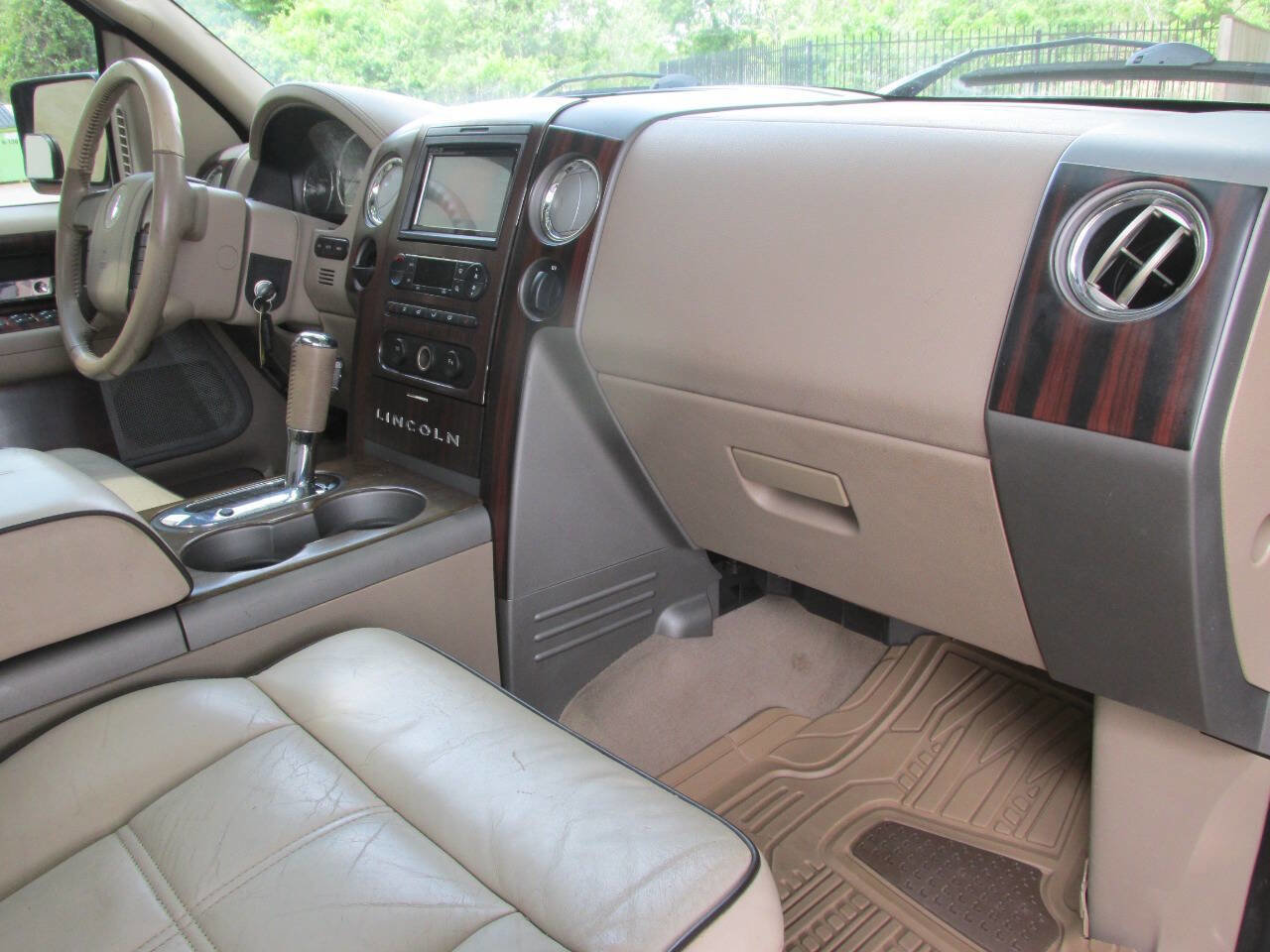 Used 2006 Lincoln Mark LT 2WD image 21