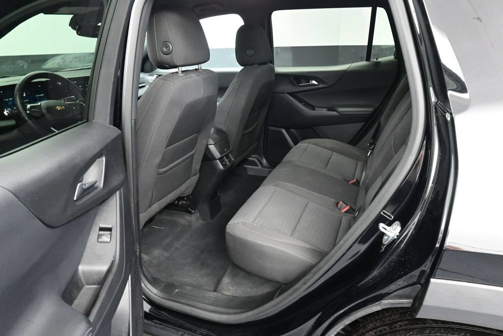 Used 2026 Chevrolet Equinox LT AWD/4WD image 16