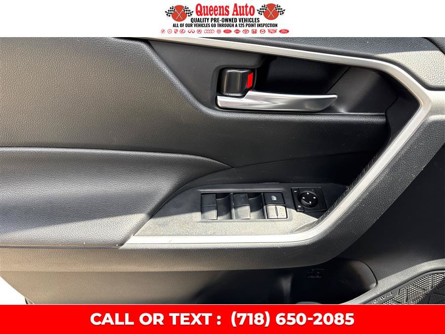 Used 2019 Toyota RAV4 XLE FWD image 22