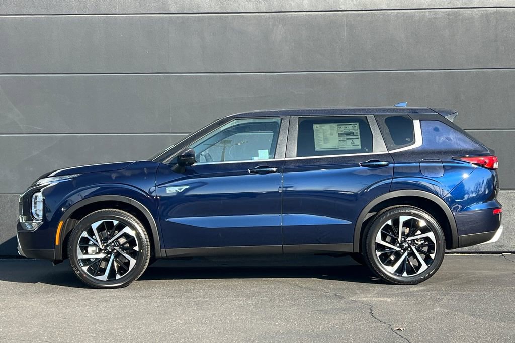 New 2025 Mitsubishi Outlander SE image 8