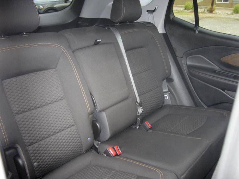 Used 2021 GMC Terrain SLE w/ Driver Convenience Package FWD image 14