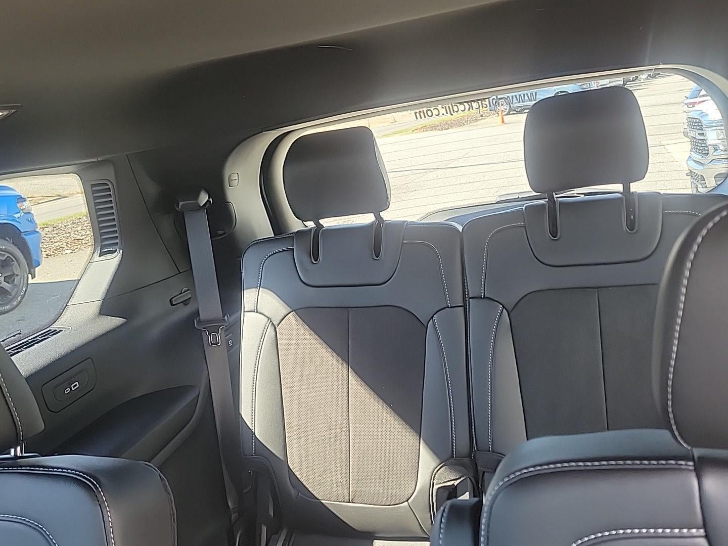 New 2025 Jeep Grand Cherokee L Altitude AWD/4WD image 14