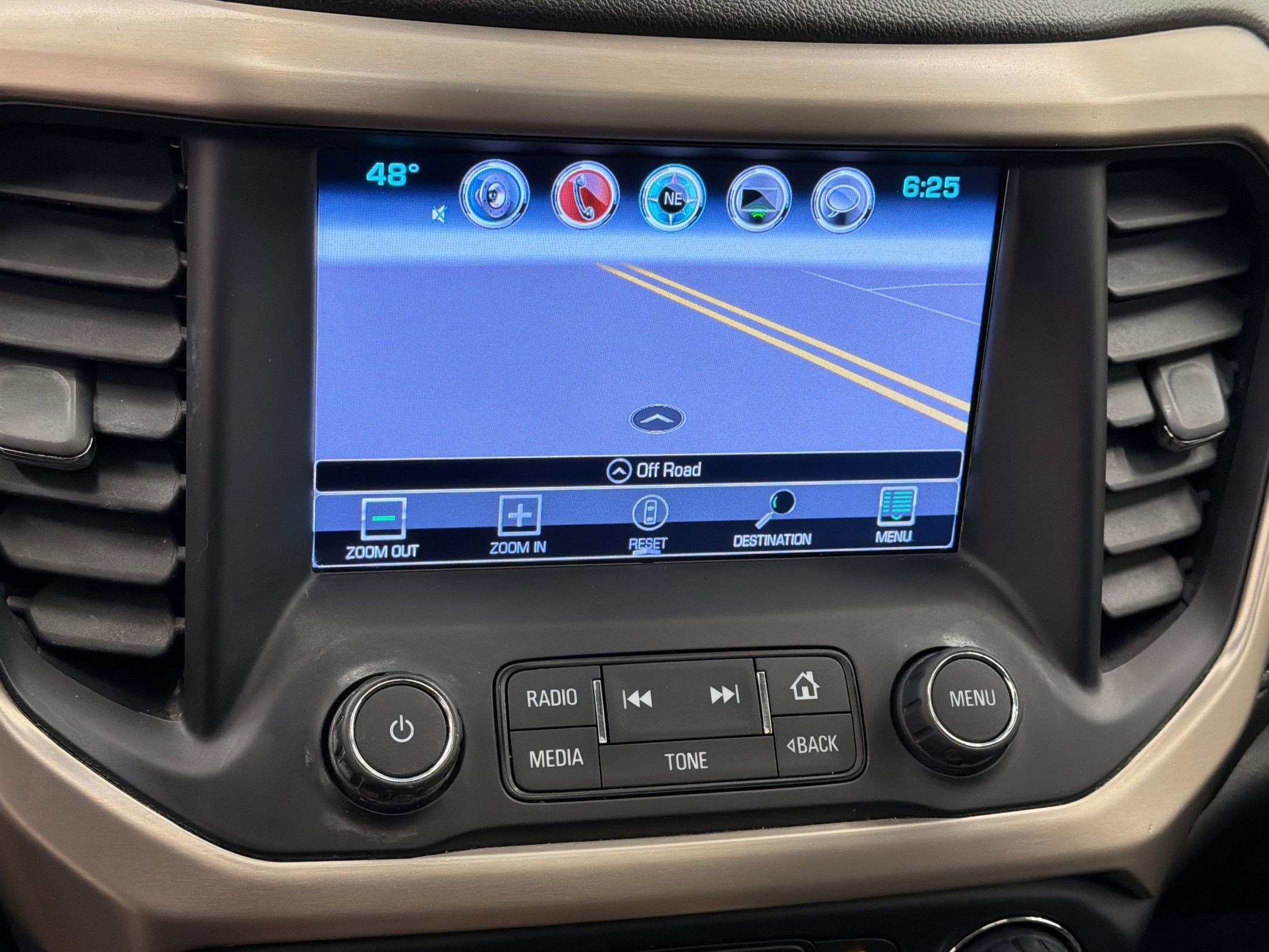 Used 2017 GMC Acadia Denali w/ Technology Package FWD image 24