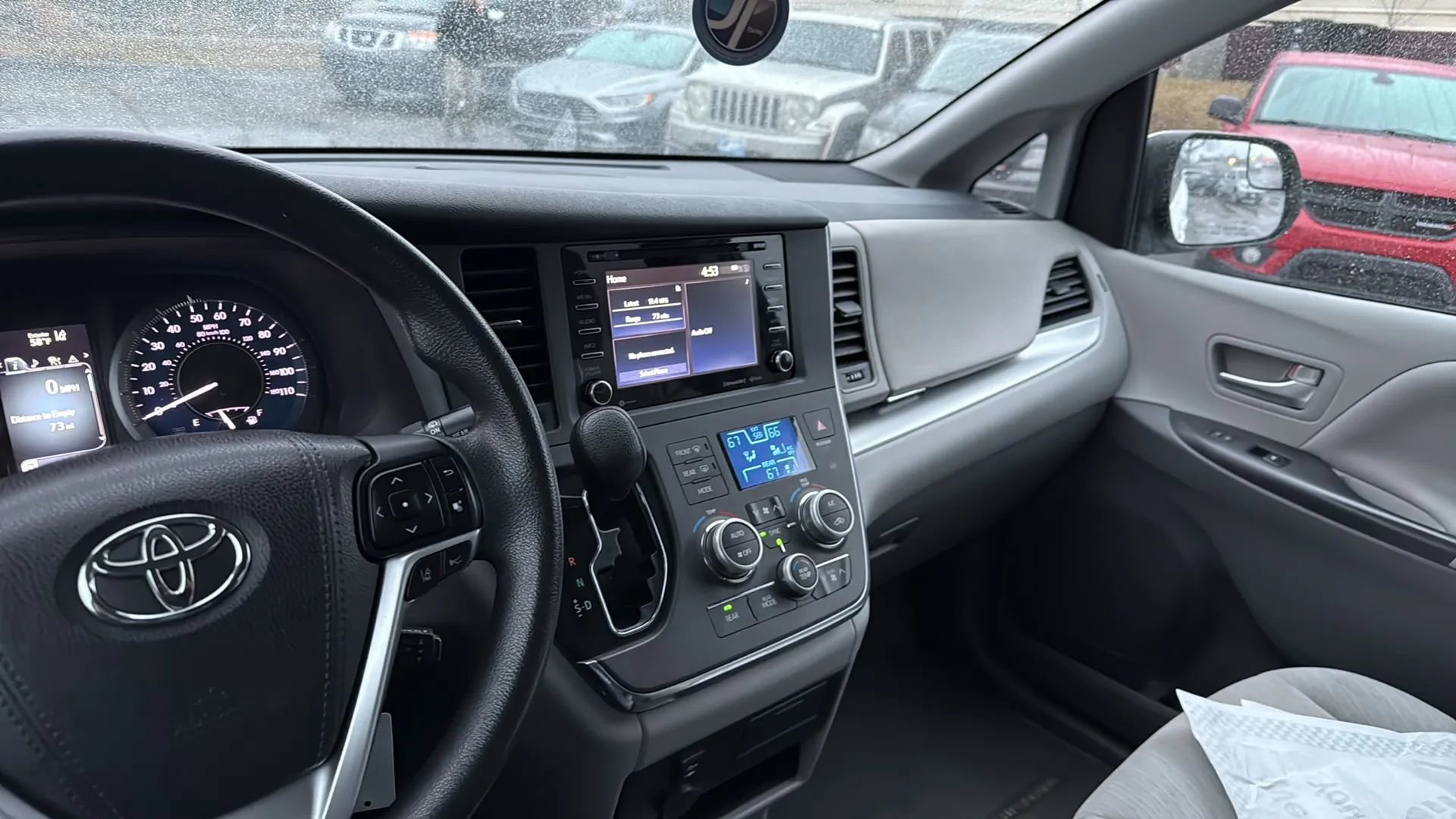 Used 2018 Toyota Sienna LE image 15