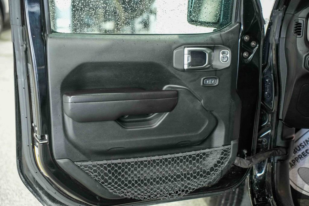 Used 2020 Jeep Wrangler Sport AWD/4WD image 16