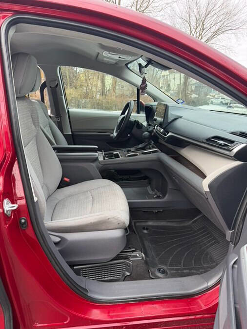 Used 2021 Toyota Sienna LE image 24