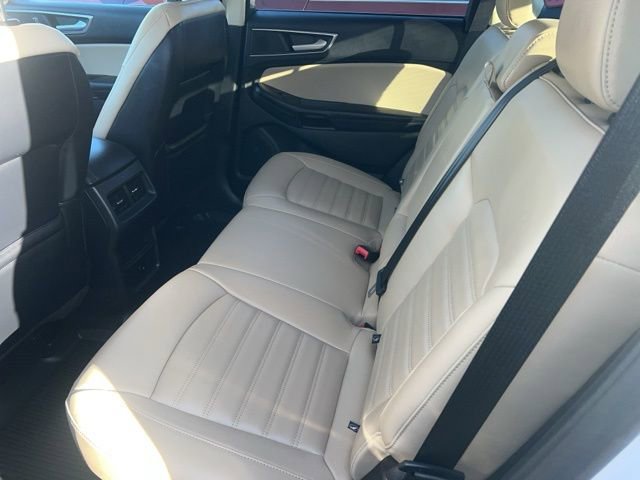 Used 2023 Ford Edge SEL image 8
