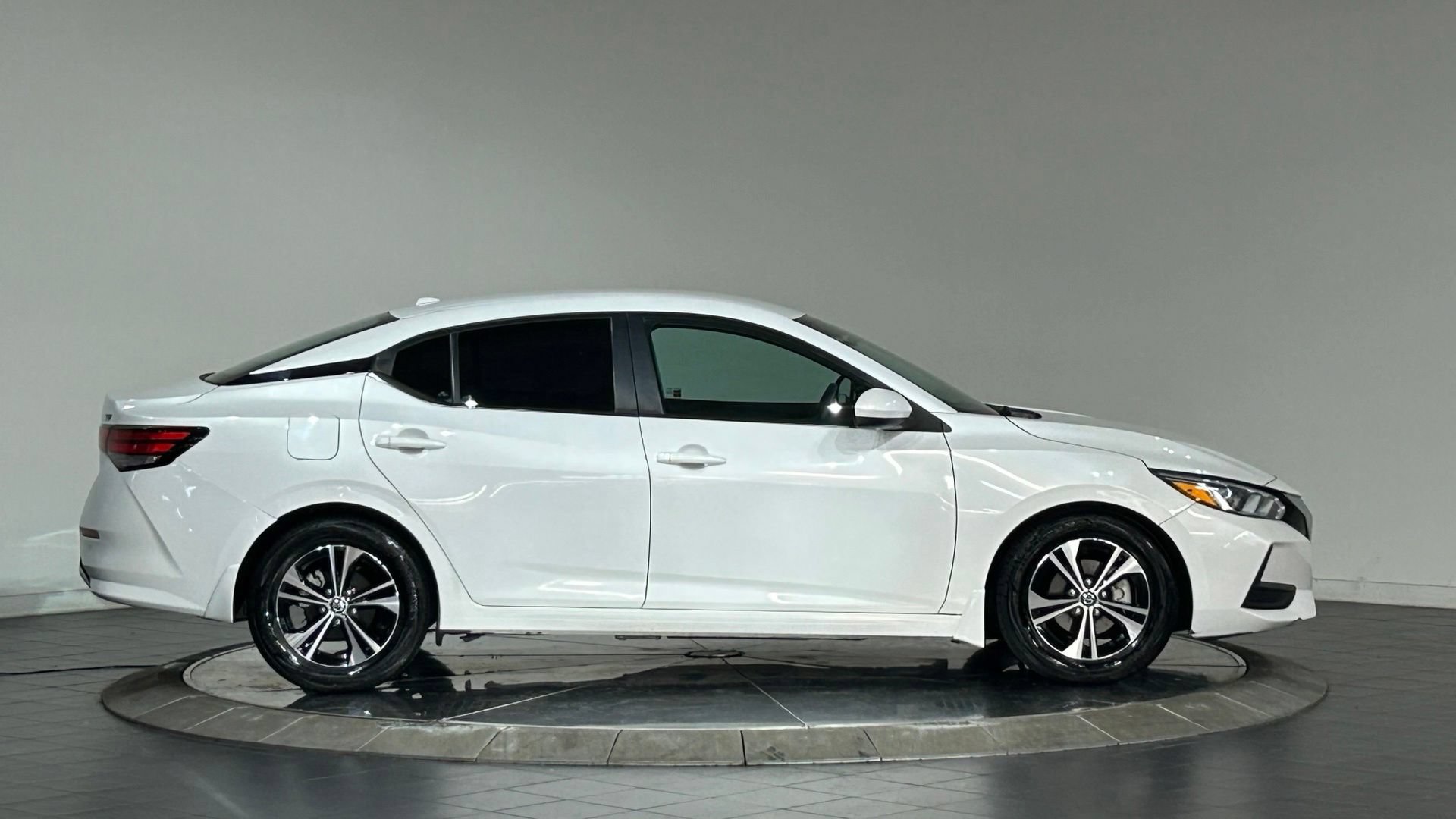 Used 2021 Nissan Sentra SV FWD image 11