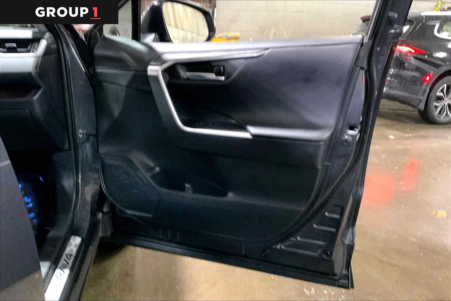 Used 2025 Toyota RAV4 Limited image 22