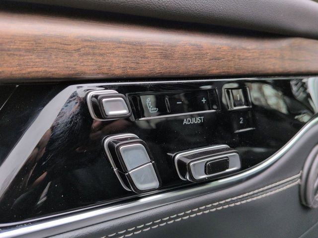 Used 2023 Jeep Grand Wagoneer L 4WD image 20