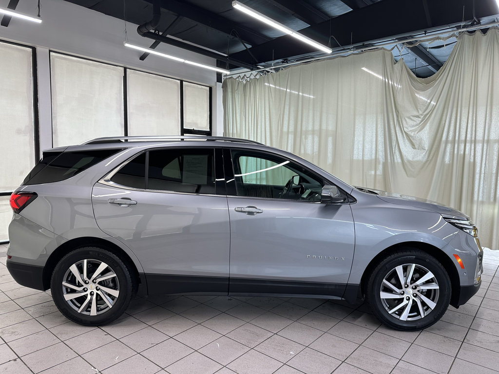 Used 2024 Chevrolet Equinox Premier FWD image 3