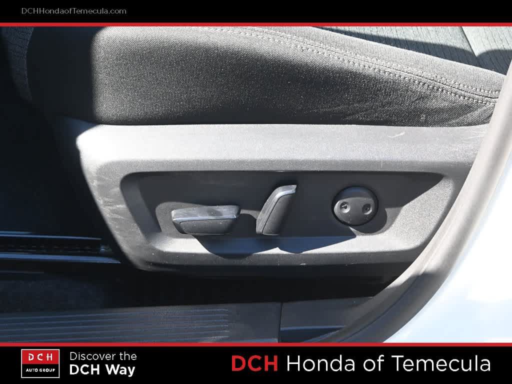Used 2022 Nissan Rogue SV FWD image 17