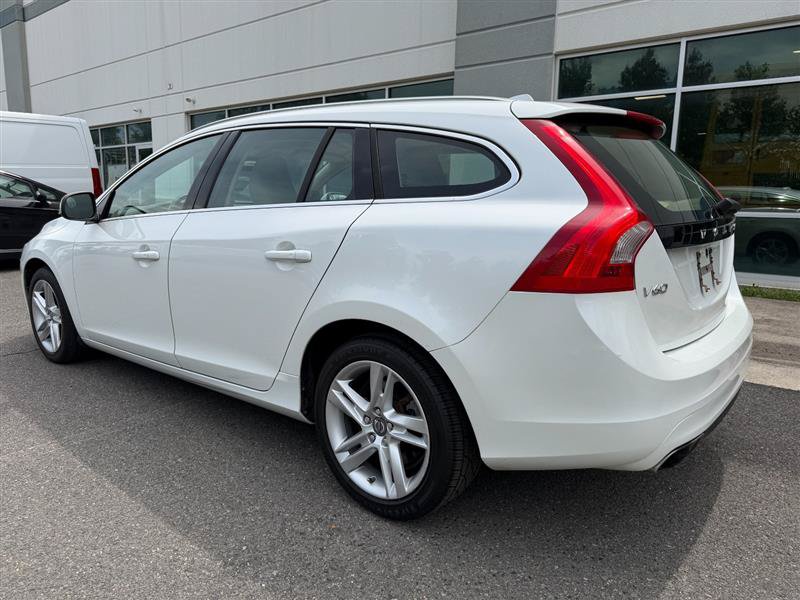 Used 2015 Volvo V60 T5 Premier FWD image 10