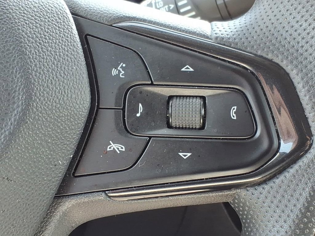 Used 2025 Chevrolet Trax LT image 24