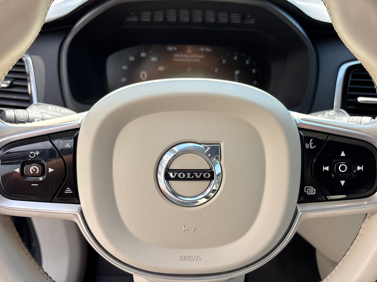 Used 2019 Volvo XC90 T6 Inscription w/ Advanced Package AWD/4WD image 16