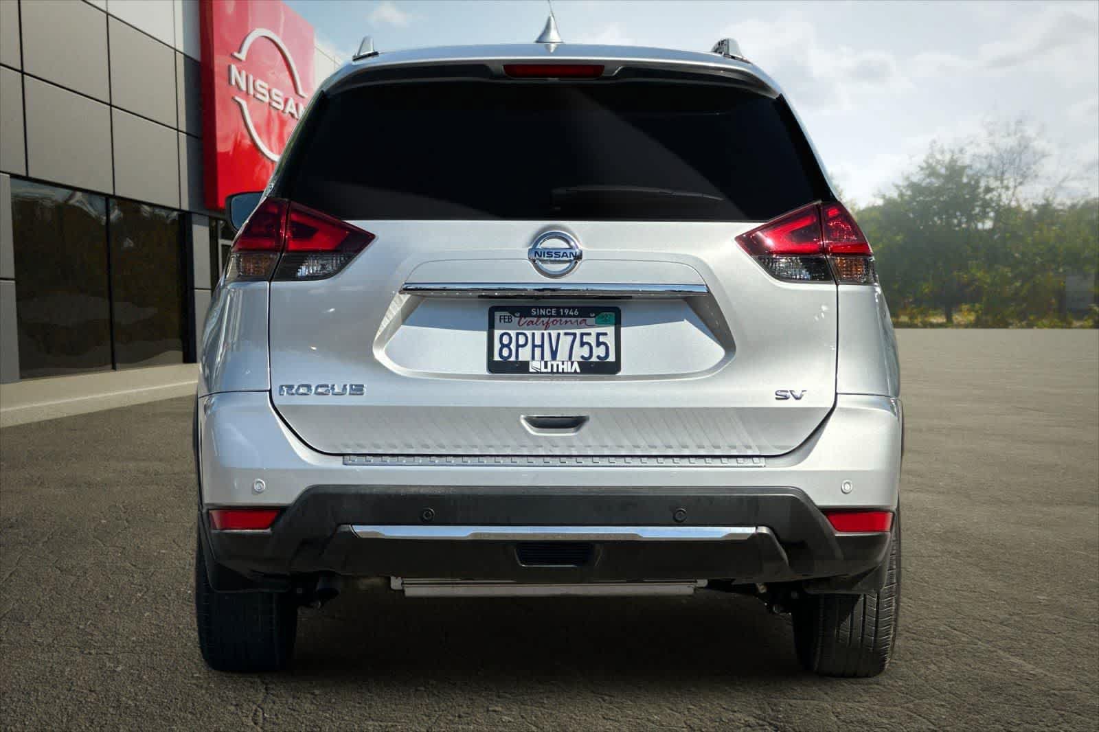 Used 2020 Nissan Rogue SV w/ Premium Package FWD image 8