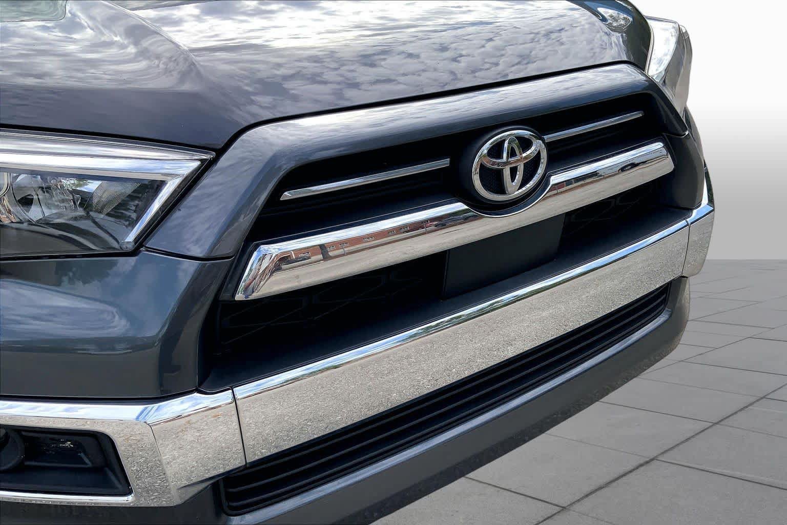 Used 2021 Toyota 4Runner Limited AWD/4WD image 30