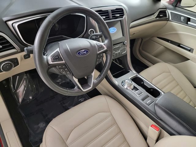 Used 2017 Ford Fusion SE w/ Fusion SE Technology Package FWD image 12