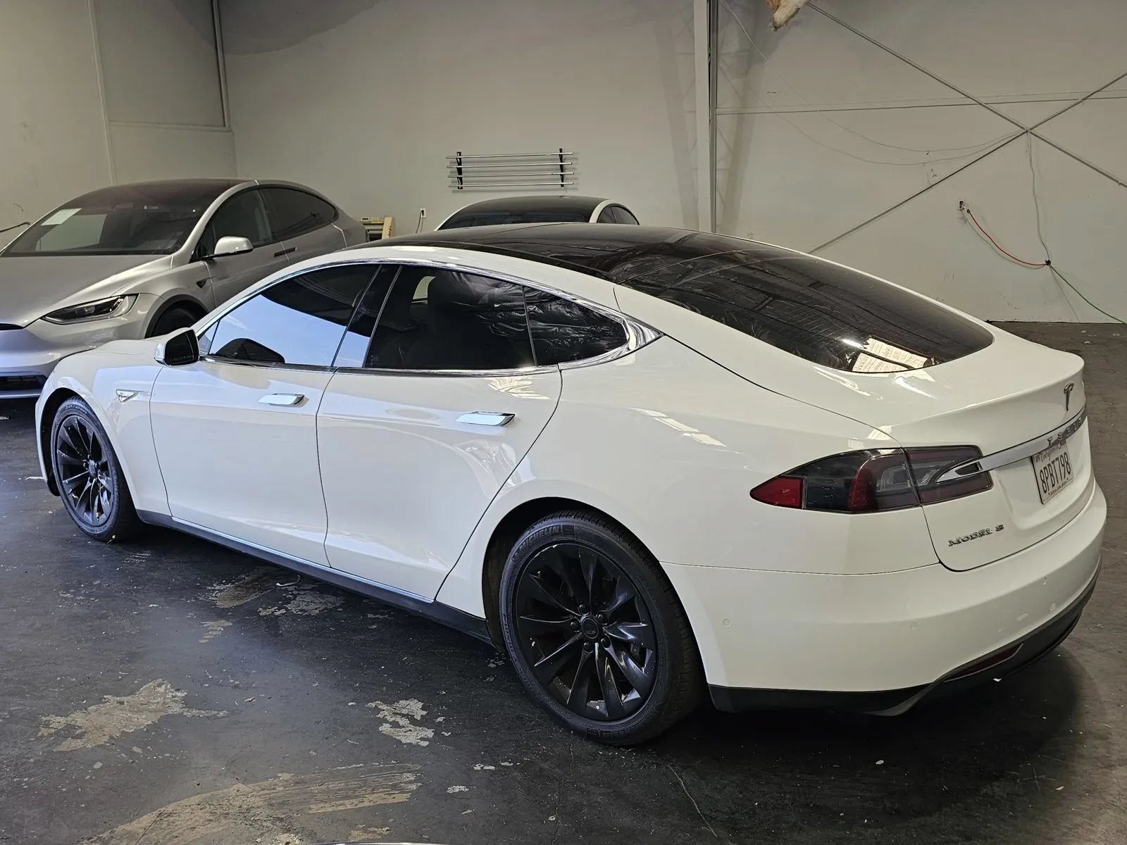 Used 2016 Tesla Model S 70 RWD image 2