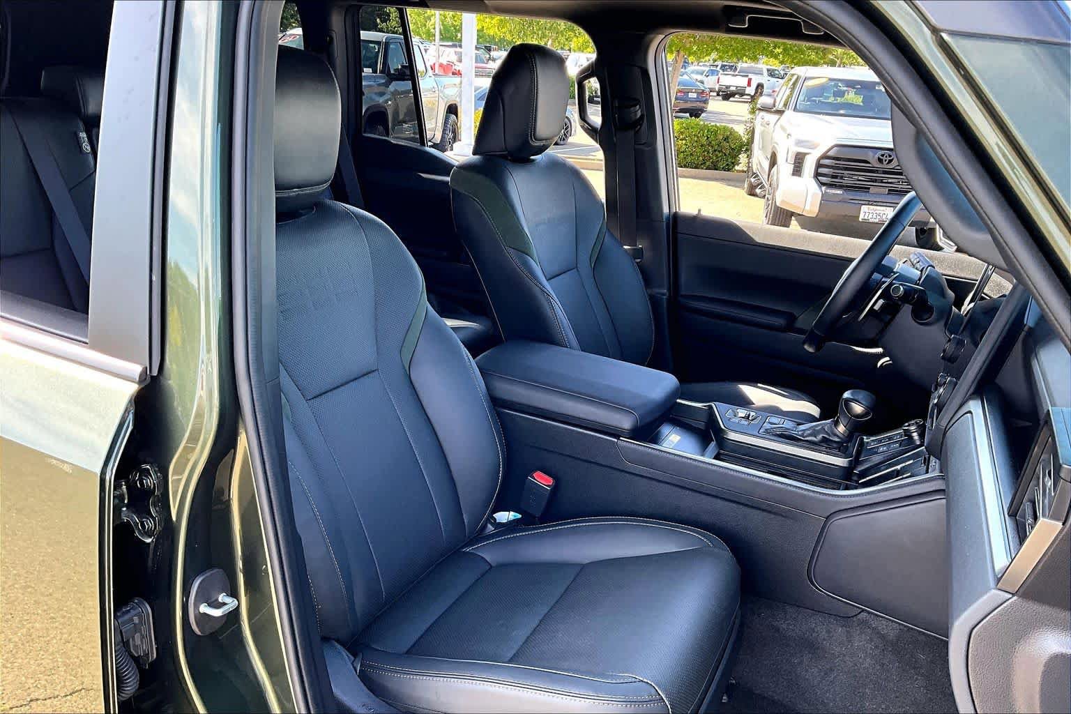 Used 2025 Lexus GX 550 AWD/4WD image 8