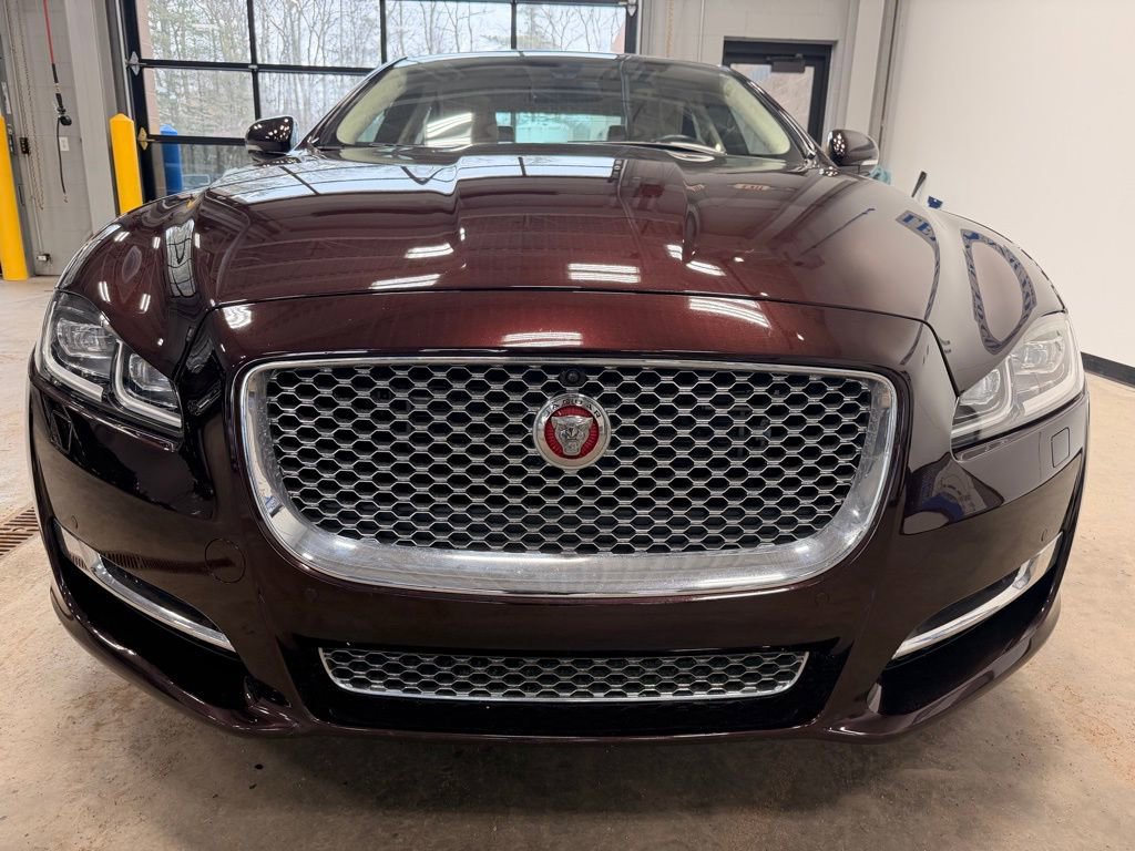 Used 2017 Jaguar XJ L Portfolio image 3