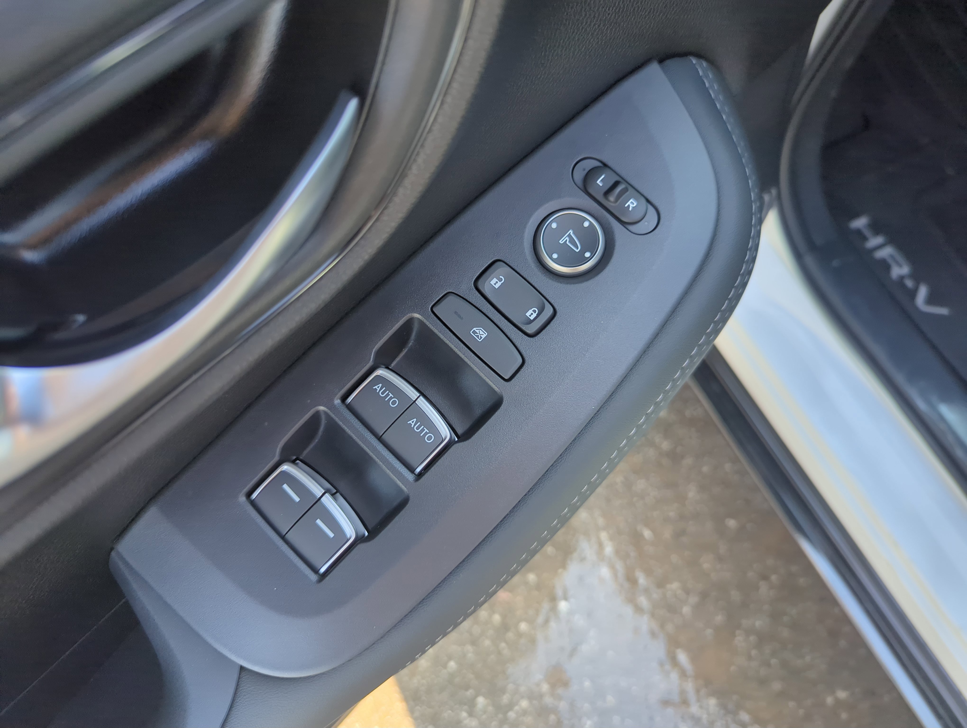 Used 2026 Honda HR-V EX-L image 17