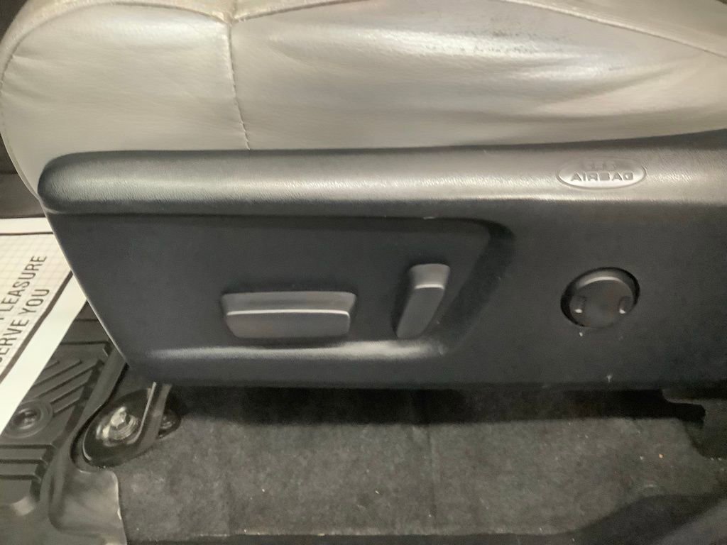 Used 2019 Toyota Tundra Limited w/ Limited Premium Package image 10