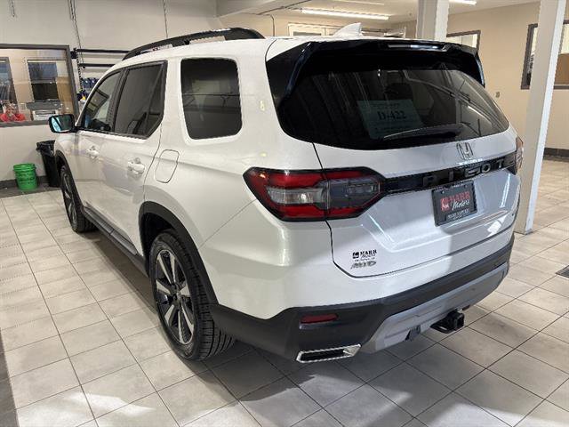 Used 2023 Honda Pilot Touring image 2