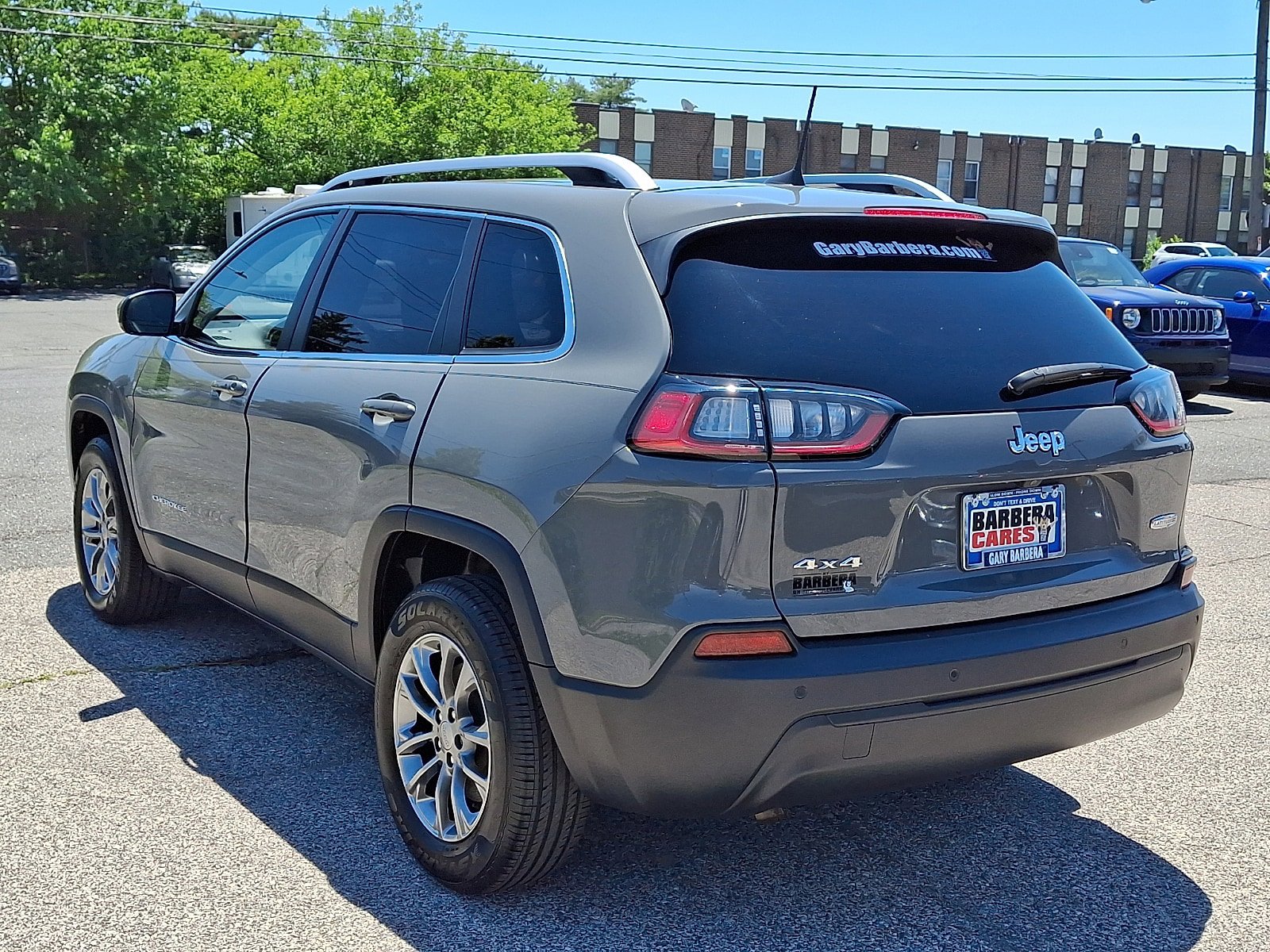 Used 2020 Jeep Cherokee Latitude Plus w/ Comfort/Convenience Group AWD/4WD image 2