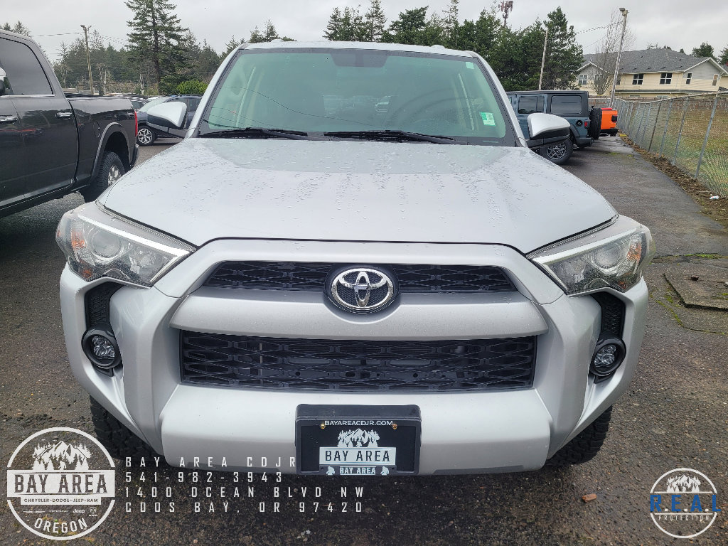 Used 2018 Toyota 4Runner 4WD image 2