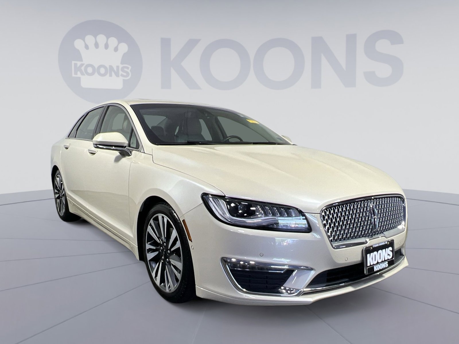 Used 2018 Lincoln MKZ Reserve w/ Technology Package FWD image 2