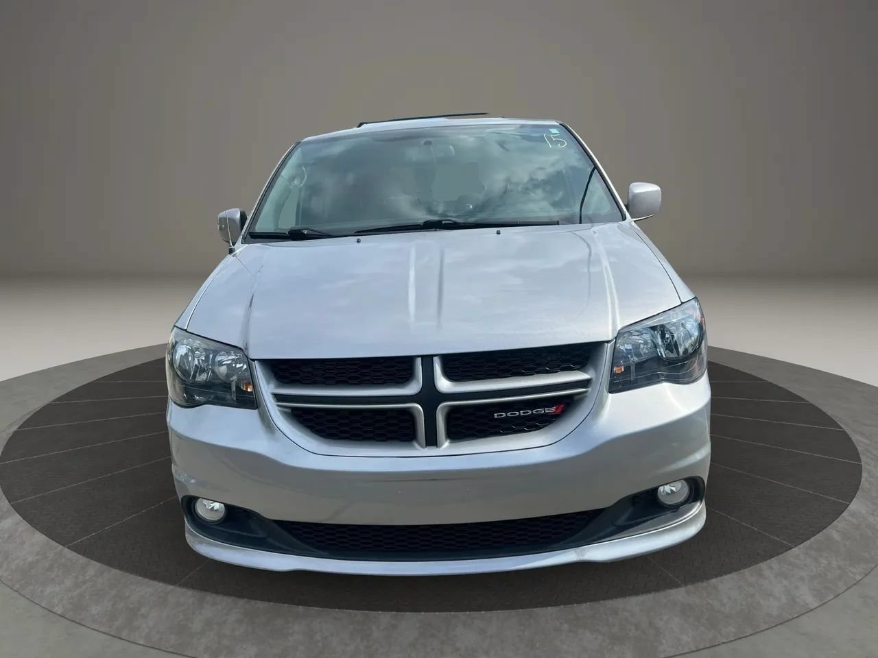 Used 2017 Dodge Grand Caravan GT FWD image 2