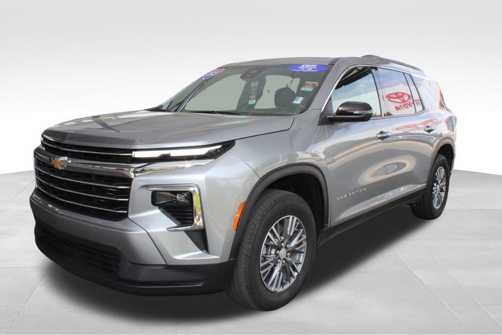 Used 2025 Chevrolet Traverse LT AWD/4WD image 8