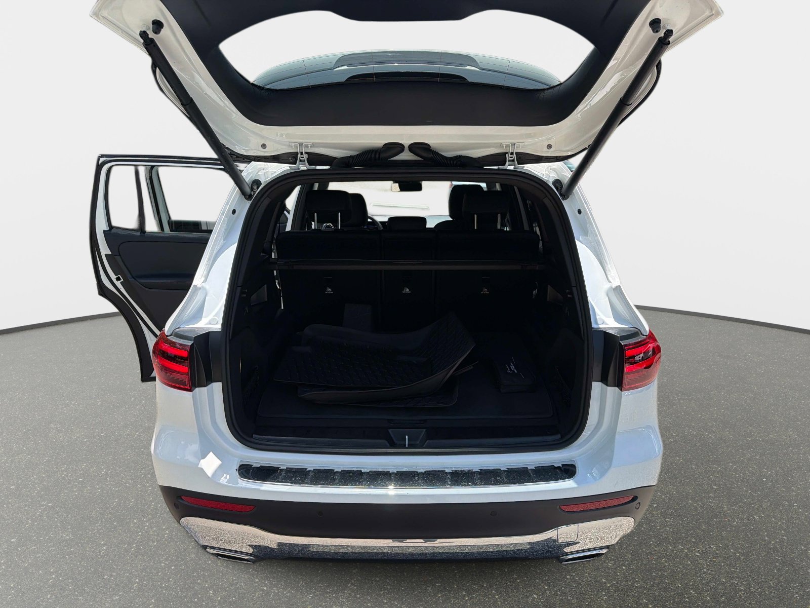 Certified 2026 Mercedes-Benz GLB 250 image 11