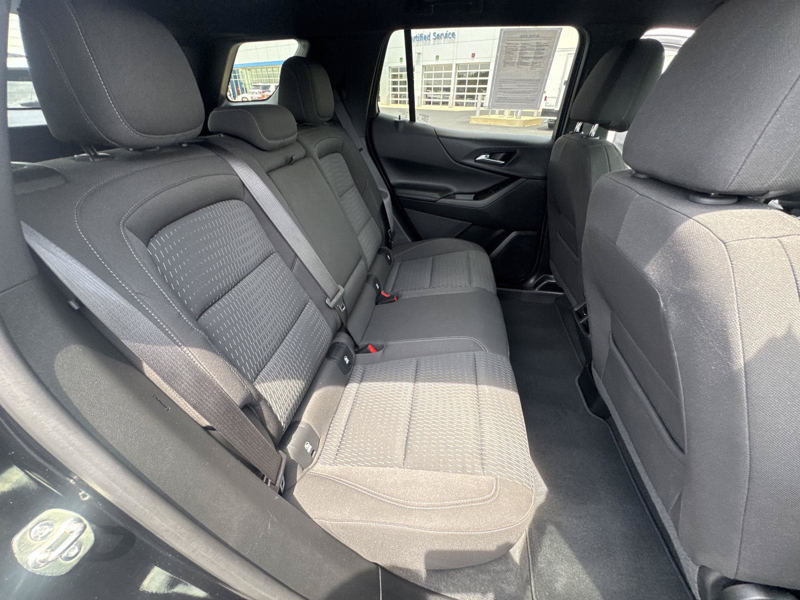 Used 2025 Chevrolet Equinox LT FWD image 14