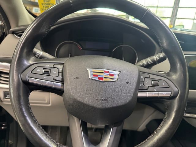 Used 2021 Cadillac XT4 Luxury w/ Cold Weather Package image 19